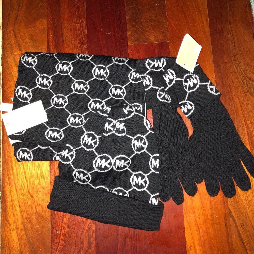 •Michael Kors• Matching 3 piece set